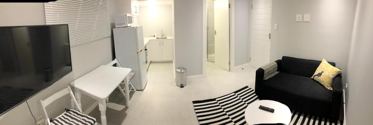 Appartement Private Bachelor Pad In Sea Point à Le Cap Extérieur photo